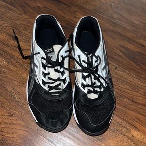 ASICS Women's Upcourt 2 Volleyball Shoes